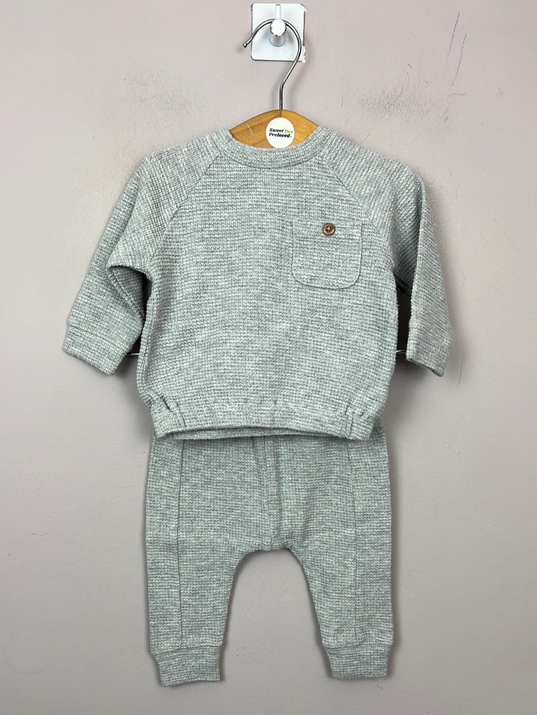Pre Loved baby Mamas & Papas Grey texture knit coord set 3-6m