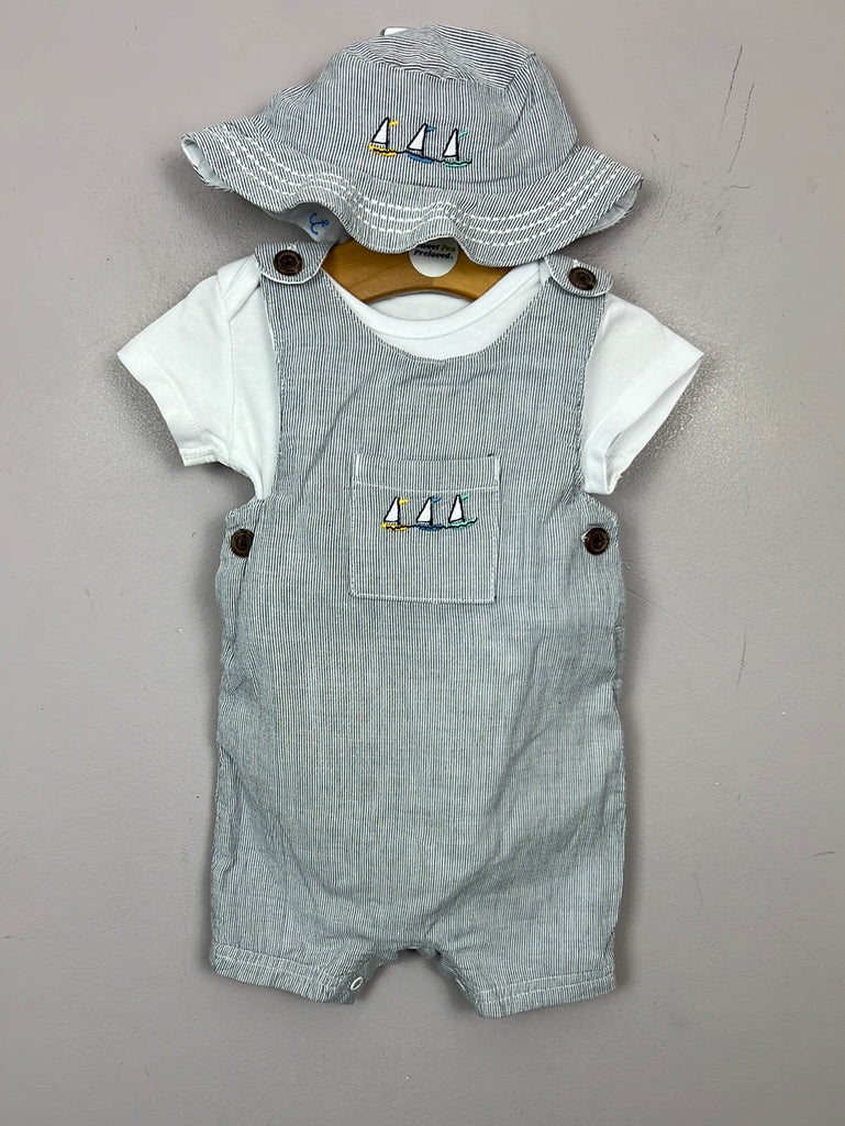 Pre Loved Baby M&S grey sail boat dungarees & hat set 0-3m