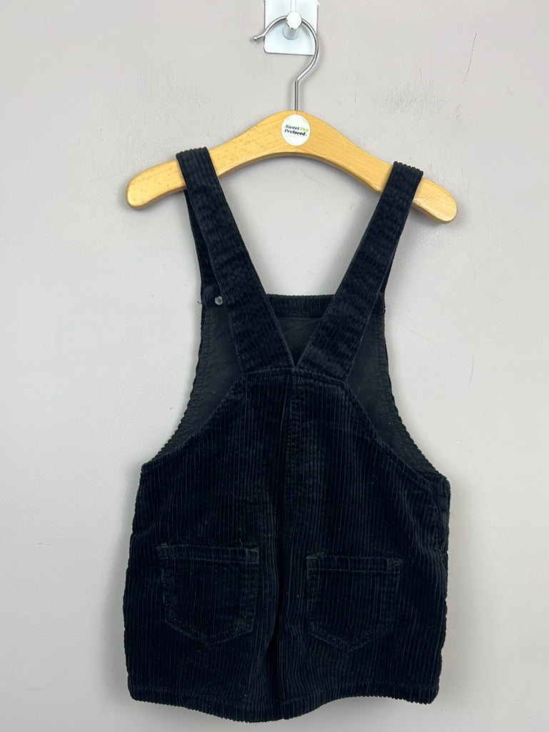 Pre loved girls Next chunky black cord short dungarees 3y