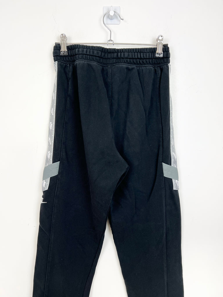 13-15y Nike black taped seam joggers (XL) - Sweet Pea Preloved Clothes